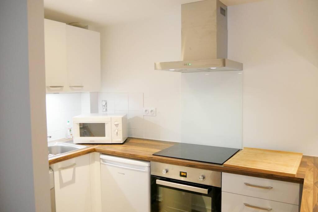 Appartement situé dans l'hyper centre d'Auray Extérieur photo